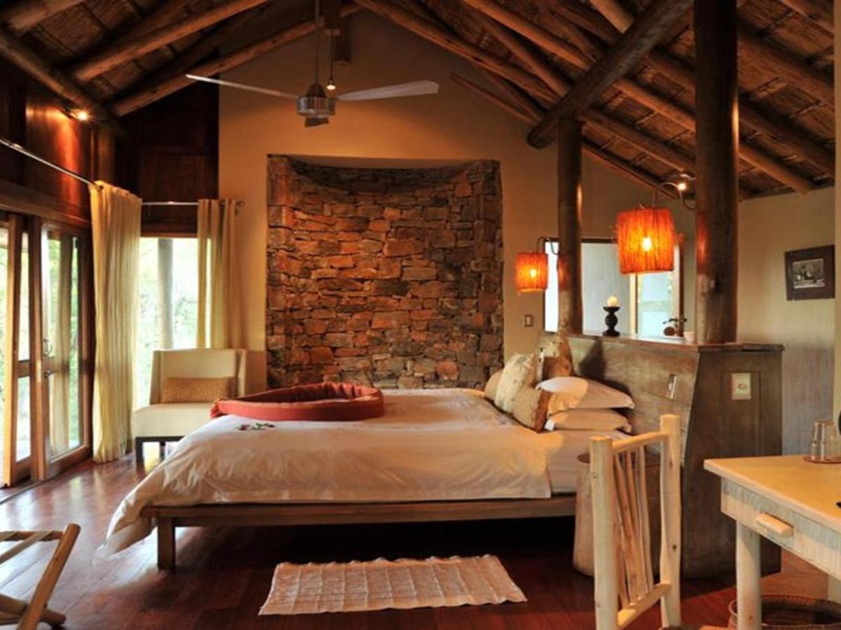 Buffalo Ridge Safari Lodge Заповедник Мадикве Экстерьер фото